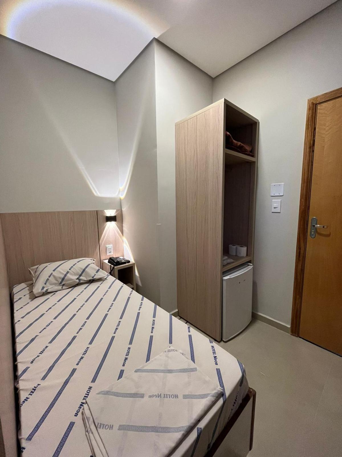 Hotel Neon - Proximo A 25 De Marco, Bom Retiro E Bras, A 2Min Do Mirante Sampa Sky E Pista De Skate Anhangabau Sao Paulo Dış mekan fotoğraf