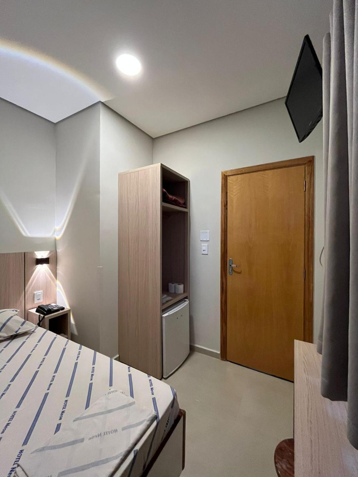 Hotel Neon - Proximo A 25 De Marco, Bom Retiro E Bras, A 2Min Do Mirante Sampa Sky E Pista De Skate Anhangabau Sao Paulo Dış mekan fotoğraf